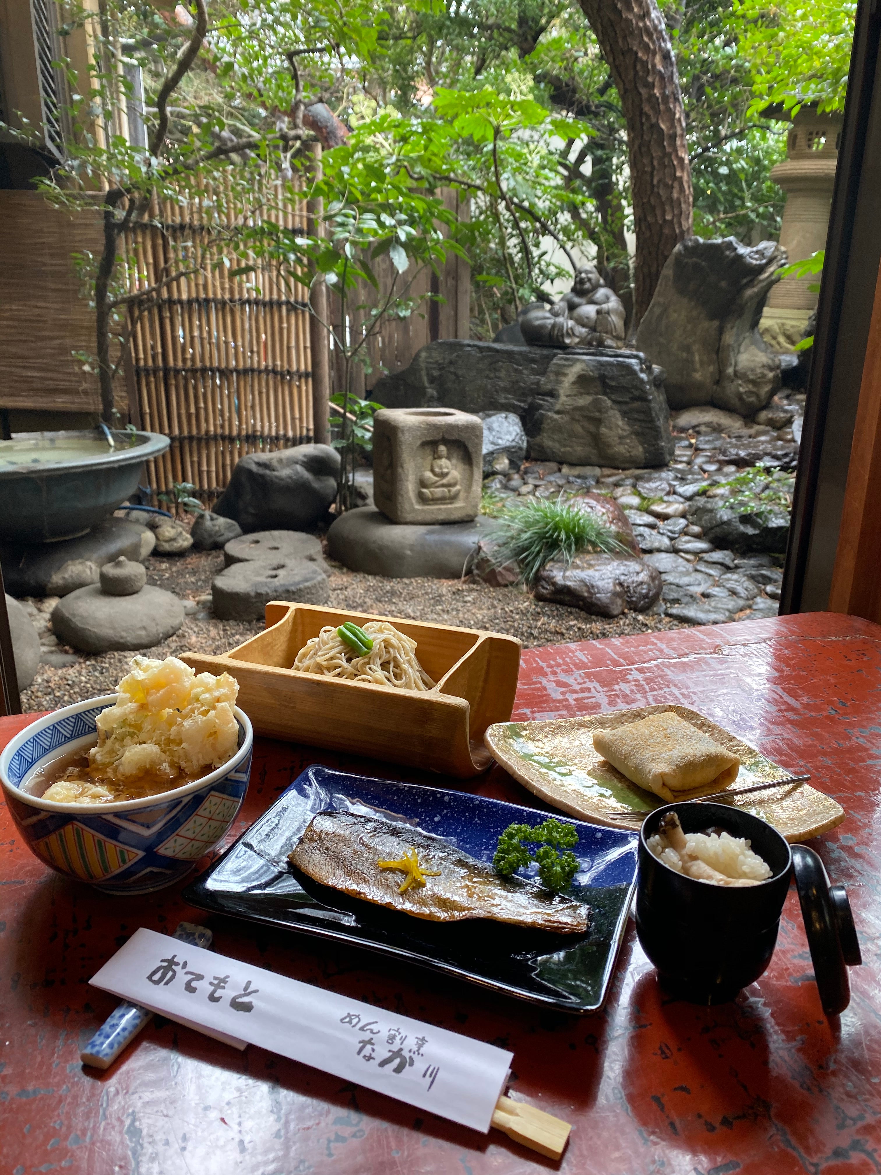 名パティシエ本人が焼く　そば粉生クレープ